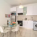 Violet Dusk Center Flat Larnaca