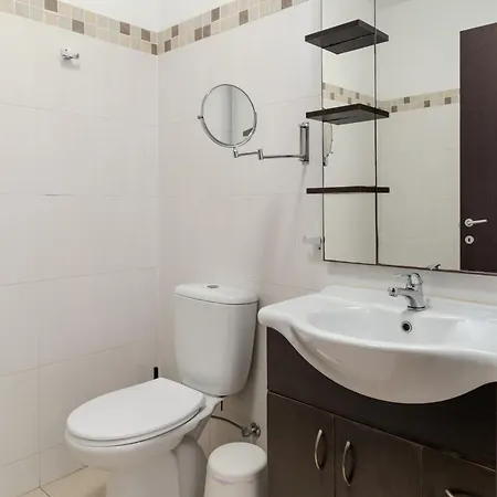 Violet Dusk Center Flat * Larnaca