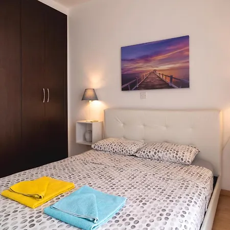 Violet Dusk Center Flat Apartment *